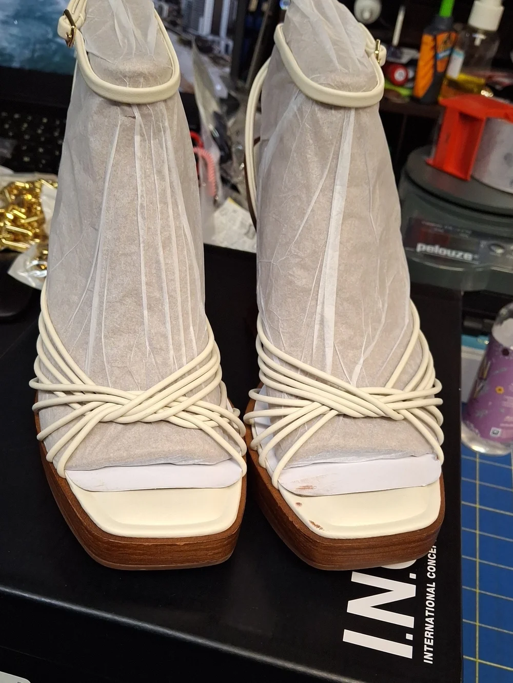 INC International Concepts Cream Strappy Platform Sandals 9.5M New in Box